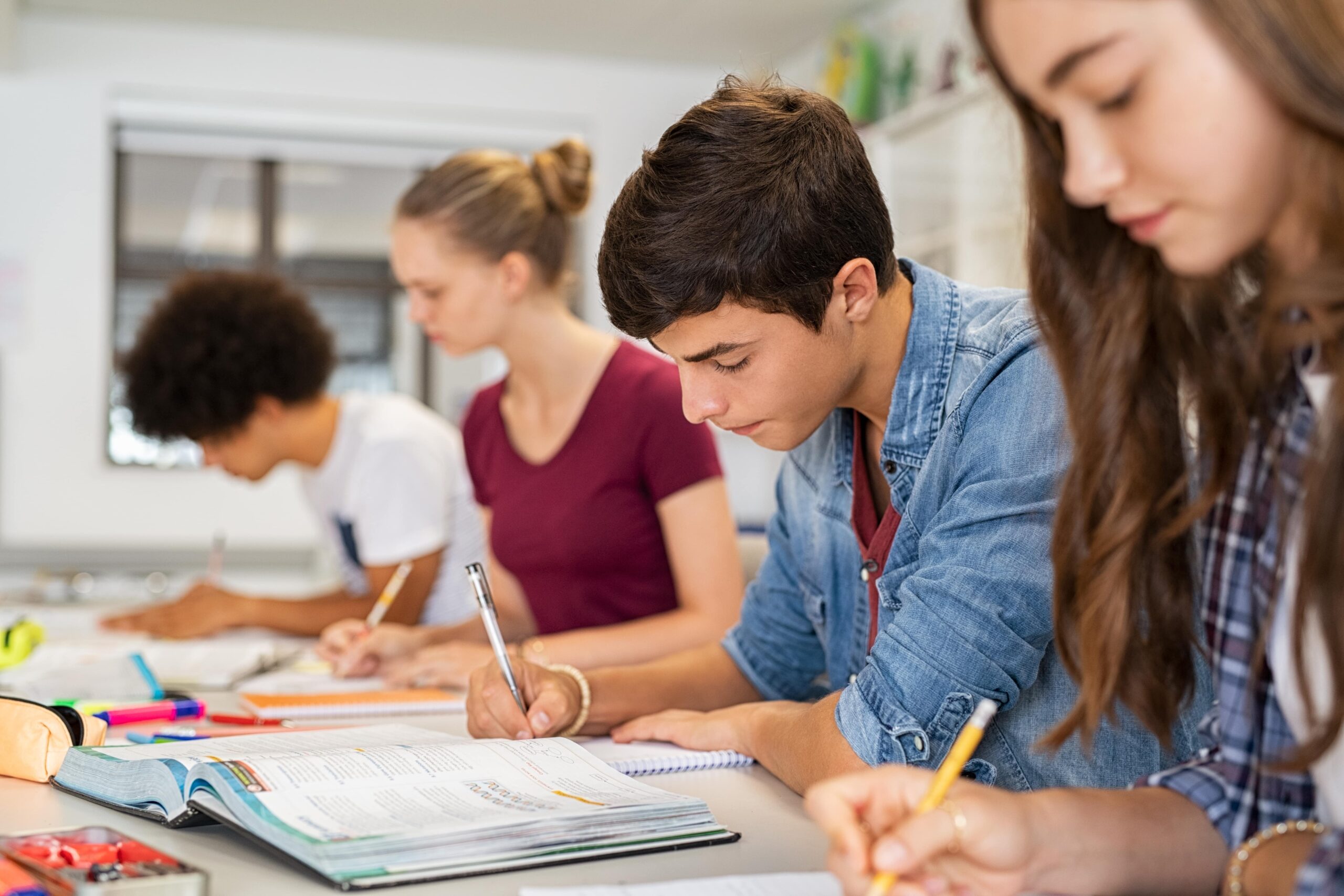 diálogo currículo e jovens Ensino Médio