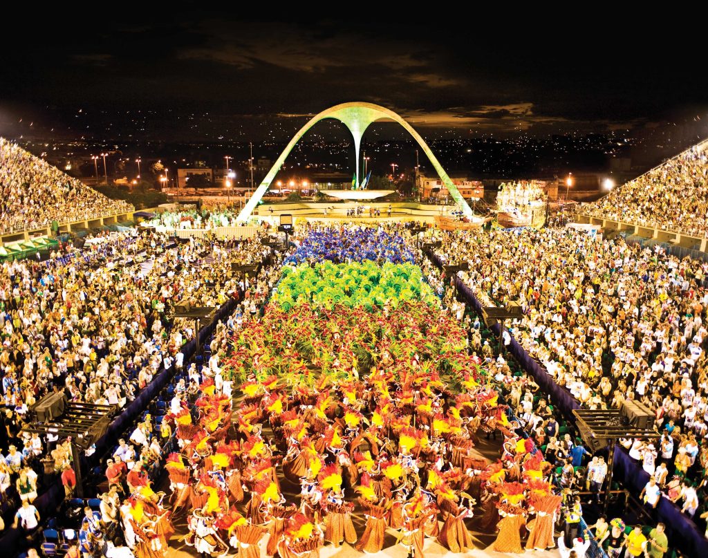 Carnaval no Brasil: visão da Praça da Apoteose, na Marquês de Sapucaí