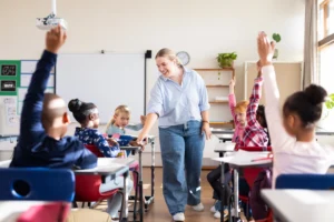 Leitura pelo professor e formação do leitor literário na escola