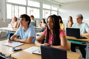 Conectividade escolar: superando lacunas digitais na educação brasileira