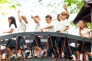 A escola é do estudante: o protagonismo discente como essencial para a formação de uma nova escola 